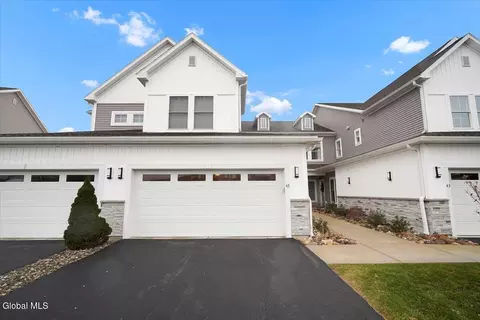 45 Wardley Cir, Cohoes, NY 12047