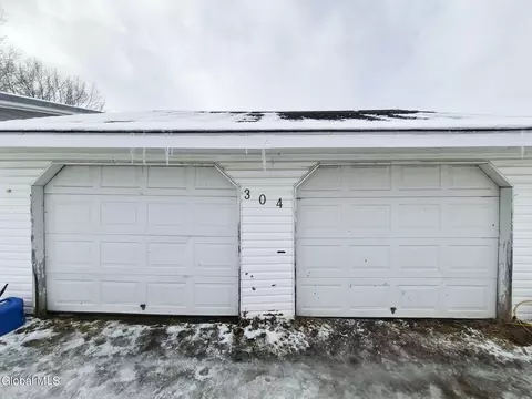 Exterior - 304 Rappa Rd, Root, NY 12166 photo 4 of 8