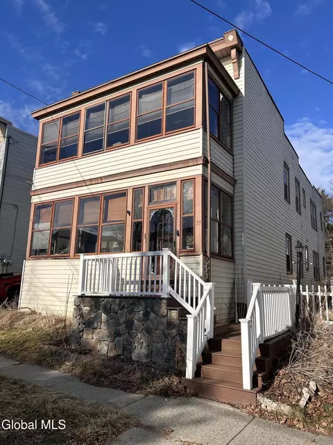 77 Younglove Ave, Cohoes, NY 12047