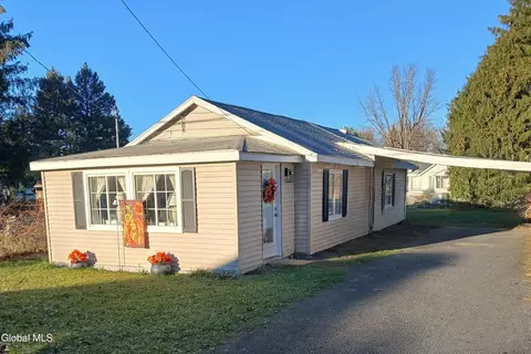 347 Hillcrest St, Troy, NY 12182