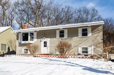 64 Hathorn Blvd, Saratoga Springs, NY 12866