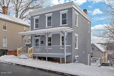 26 Division St, Catskill, NY 12414