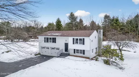 124 Hayes Rd, Schuylerville, NY 12871