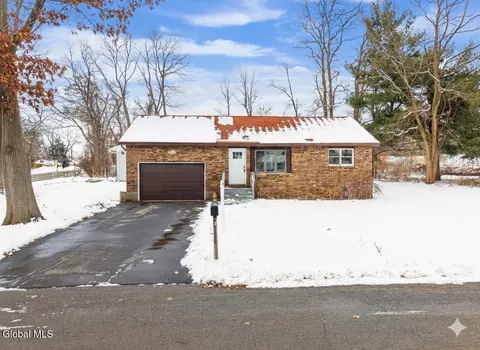 1000 Valentine Dr, Schenectady, NY 12303