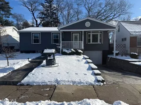 74 Nassau Ave, Schenectady, NY 12304
