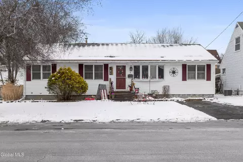 4 Oneil St, Troy, NY 12180