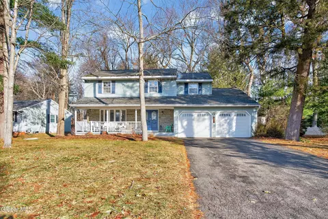 3011 Williamsburg Dr, Schenectady, NY 12303