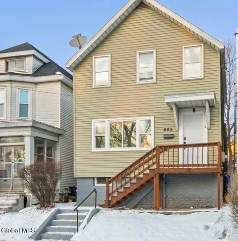 683 Park Ave, Albany, NY 12208