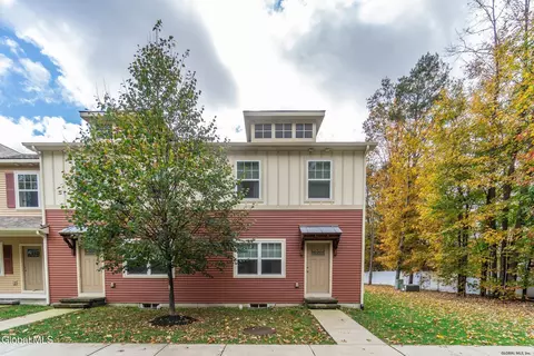 10 Linden Ln, Ballston Spa, NY 12020