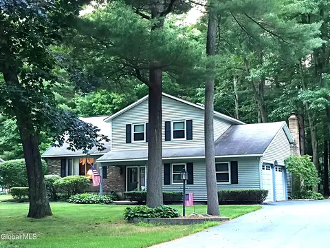 13 S Plum Poppy, Malta, NY 12020