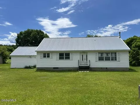 90 Tomhannock Rd, Valley Falls, NY 12185