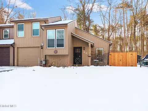 62 Arrowwood Pl, Ballston Spa, NY 12020