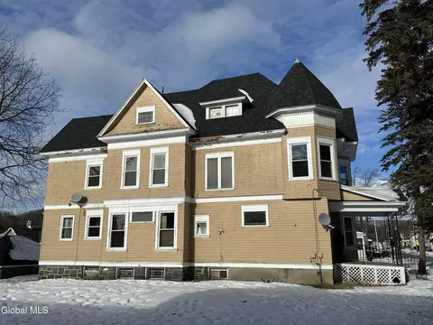 167 Bleecker St, Gloversville, NY 12078