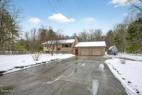 200 Hatchery Rd, Gansevoort, NY 12831