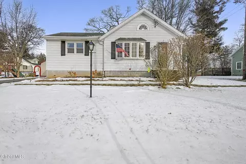 7 Groveland Ave, Schenectady, NY 12306