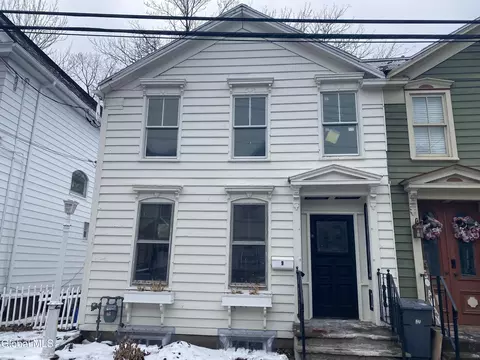 9 N College St, Schenectady, NY 12305