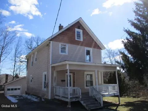 8 Park Ave, Ticonderoga, NY 12883