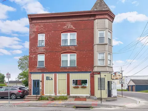208 Front St, Schenectady, NY 12305