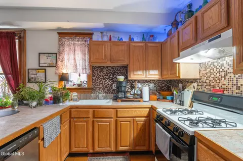 Kitchen - 210 Union St, Schenectady, NY 12305 photo 2 of 4