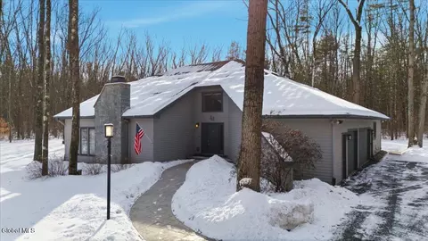 63 Oak View Dr, Fort Edward, NY 12828