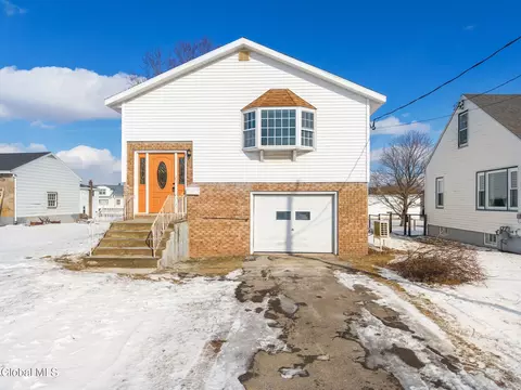 27 Grieme Ave, Amsterdam, NY 12010