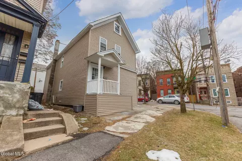 Exterior - 11 Jackson Pl, Schenectady, NY 12308 photo 1 of 3