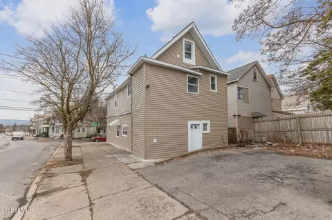 Exterior - 11 Jackson Pl, Schenectady, NY 12308 photo 3 of 3