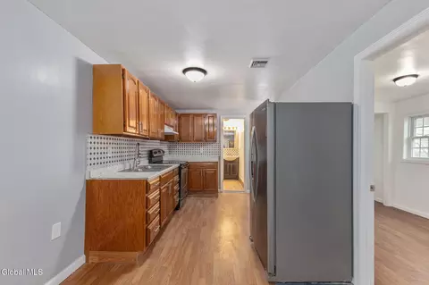 Kitchen - 11 Jackson Pl, Schenectady, NY 12308 photo 3 of 5