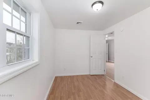 Bedroom - 11 Jackson Pl, Schenectady, NY 12308 photo 3 of 7
