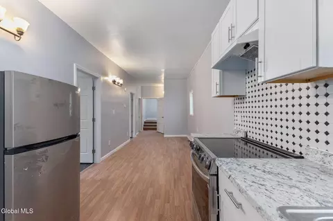 Entry Way - 11 Jackson Pl, Schenectady, NY 12308 photo 1 of 6