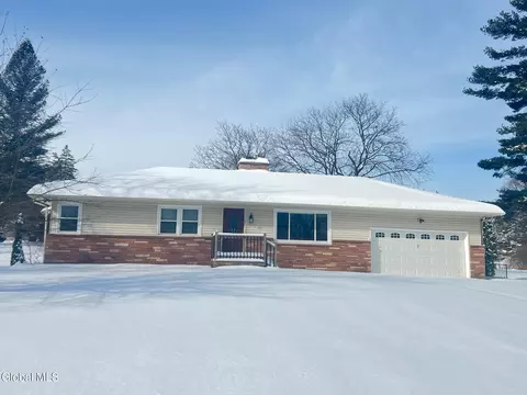 12 Gregory Ln, Loudonville, NY 12211