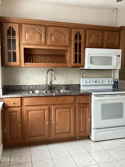 Kitchen - 467-469 Cedar St, Schenectady, NY 12306 photo 2 of 4