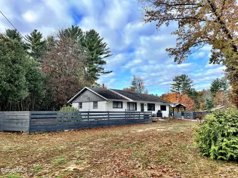 1 Hathorn Blvd, Saratoga Springs, NY 12866