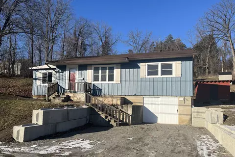 41 Saint Claire St, Ticonderoga, NY 12883