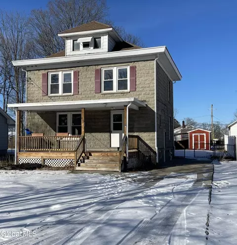 55 Seaman Ave, Castleton On Hudson, NY 12033