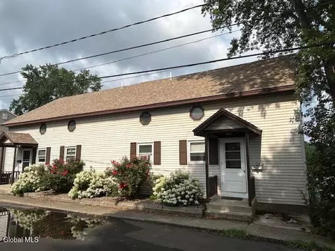 621 1st Ave, Troy, NY 12182