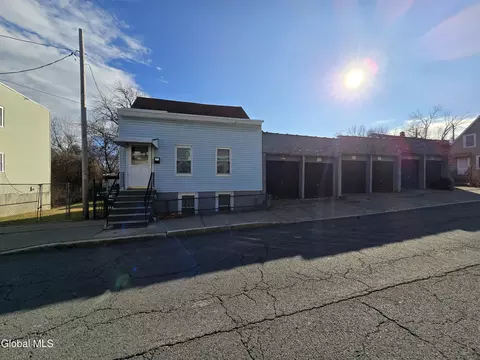 38 Sloan St, Albany, NY 12202