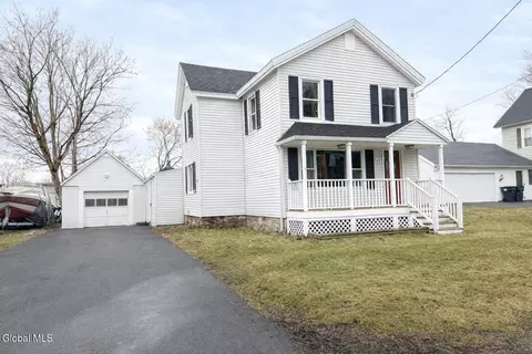 119 Maple Ave, Fort Hunter, NY 12069