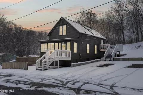 104 John St, Rensselaer, NY 12144