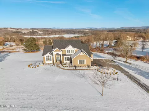 77 Meadows Dr, Melrose, NY 12121