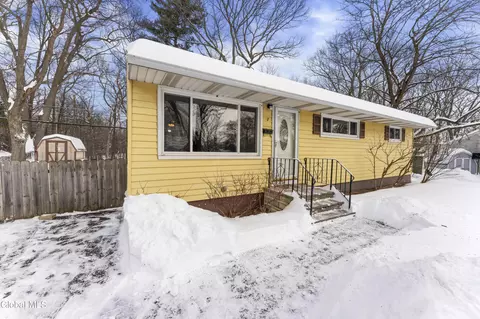 7 Bridle Path, Albany, NY 12205