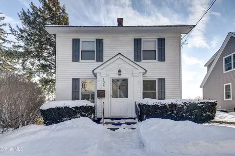 108 E Montgomery St, Johnstown, NY 12095