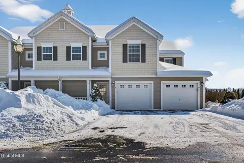 36 Governor Cir, Albany, NY 12208