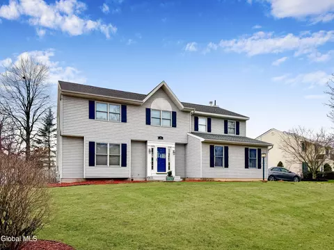 35 Mallard Rd, Glenmont, NY 12077