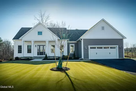 32 Heritage Way, Selkirk, NY 12158