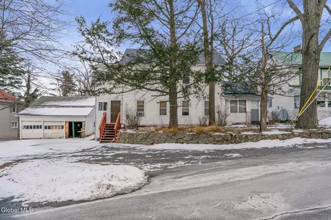 64 Grove St, Cairo, NY 12413