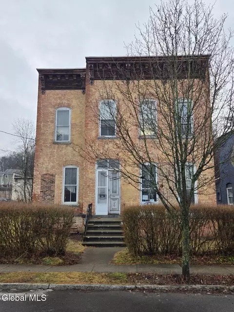 69 S Main St, Castleton On Hudson, NY 12033