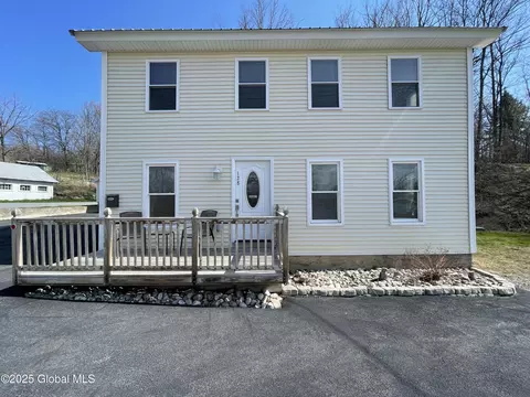 128 Burgoyne Rd, Ticonderoga, NY 12883