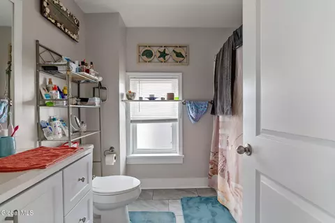 Bath - 206 Front St, Schenectady, NY 12305 photo 2 of 2