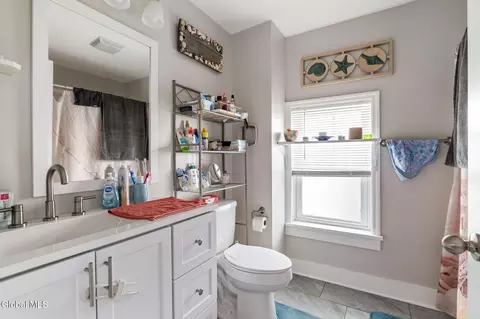 Bath - 206 Front St, Schenectady, NY 12305 photo 1 of 2